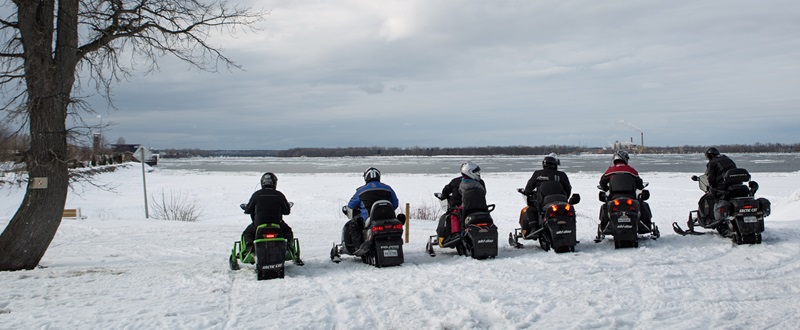 Snowmobile - The St.Lawrence plains
