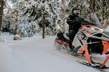 Escapade Package (snowmobile) - 1 night - Le Sainte-Hélène Auberge & Spa Nordique