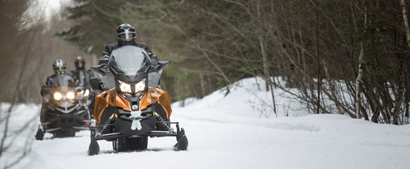 À TRAVERS PLAINES ET MONTAGNES