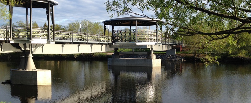  Kingsey Falls - Footbridge