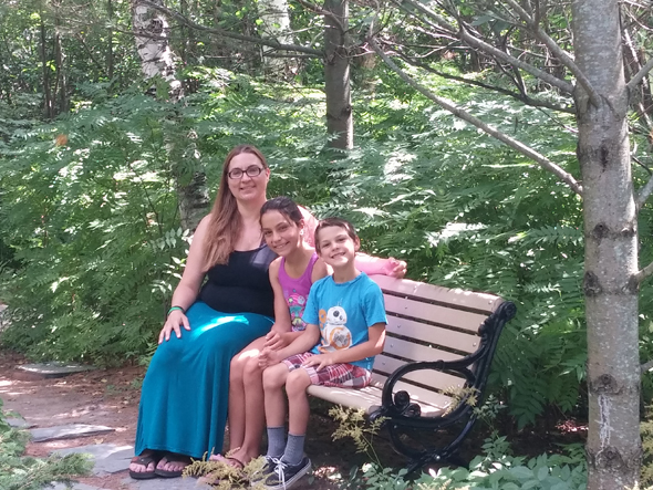 De l'été plein les yeux au Parc Marie-Victorin - Caroline et les enfants