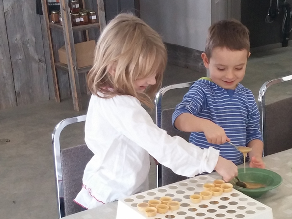 Blogue - Semaine de relâche - Érablière Aux Petits Plaisirs Atelier de cornet à l'Érablière Aux Petits Plaisirs