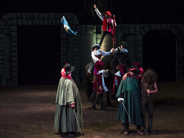 Blogue - Apzara Un spectacle haut en couleurs!